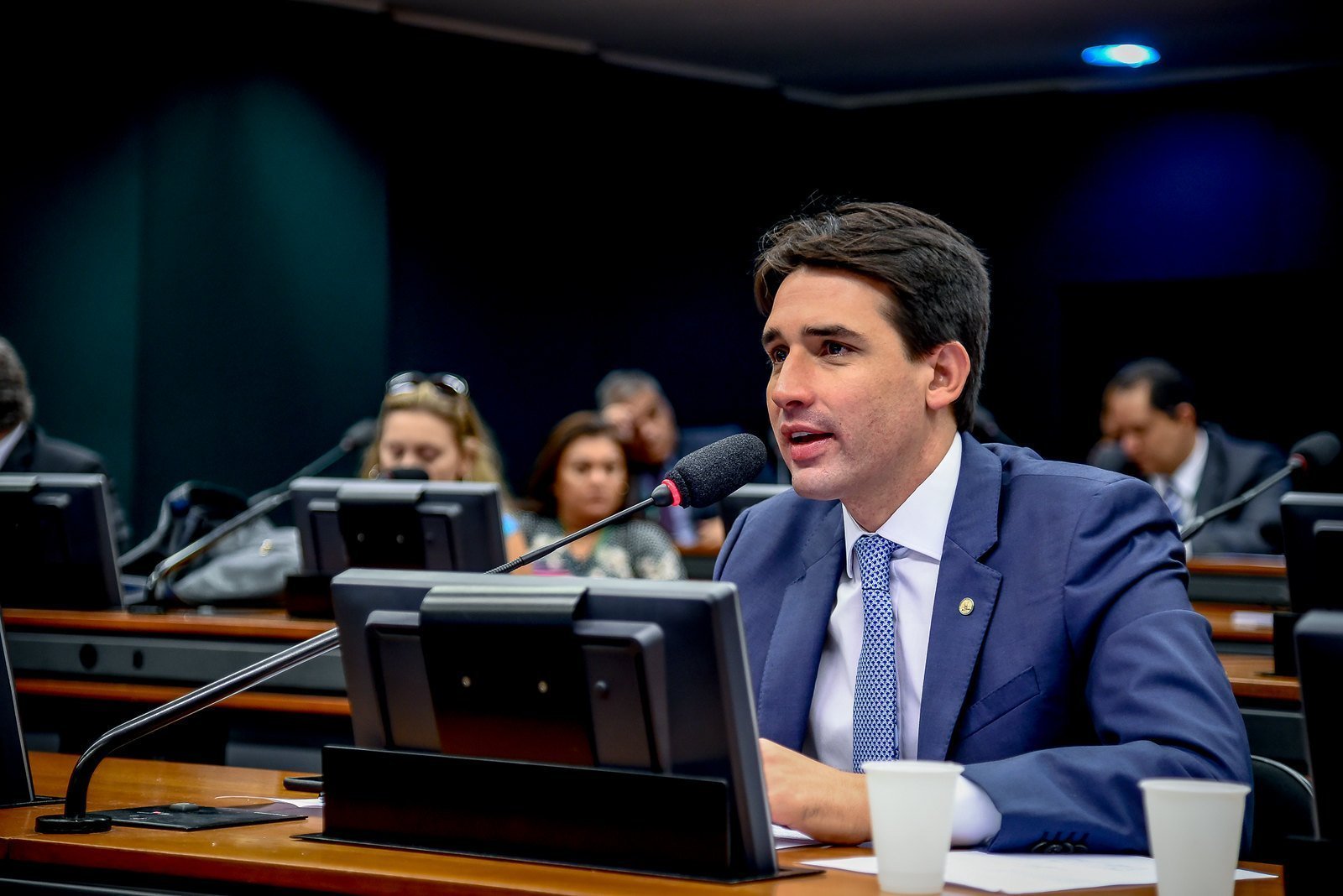 Silvio Costa Filho aprova projeto que fortalece estados e municípios