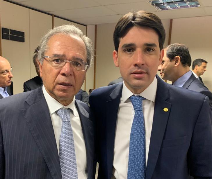 Silvio e Paulo Guedes conversam sobre o Novo Pacto Federativo