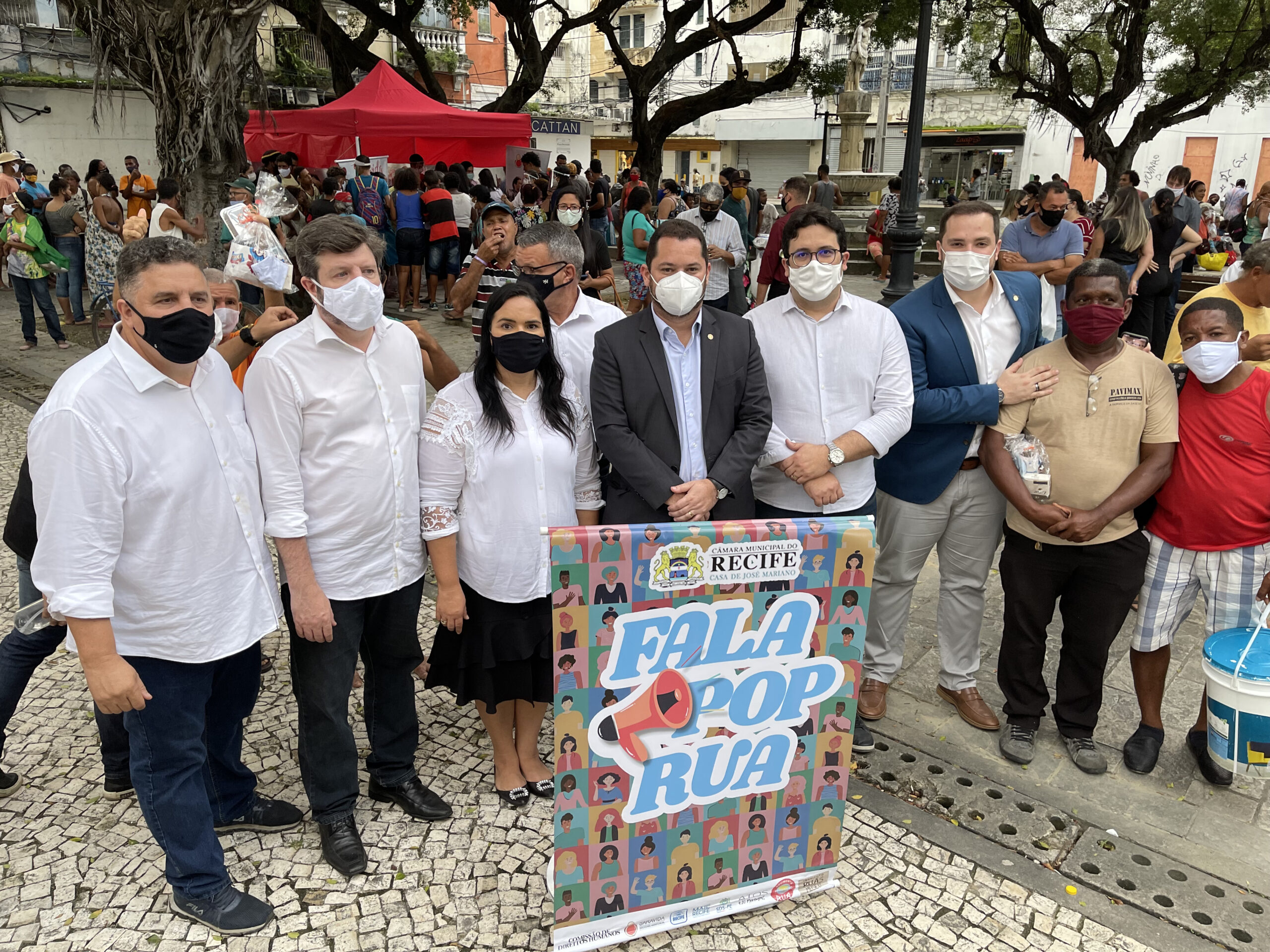 Câmara do Recife faz ação inédita na rua com a população em situação de rua