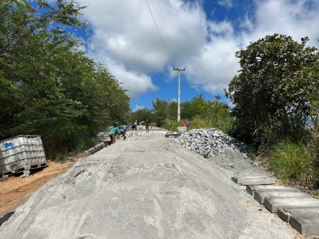Com avanço das obras de pavimentação, estrada rural de Chã Grande terá desvios; confira