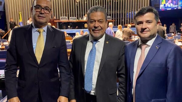 Eduardo da Fonte HCP, Sidney Neves, e com o senador Hiran Gonçalves
