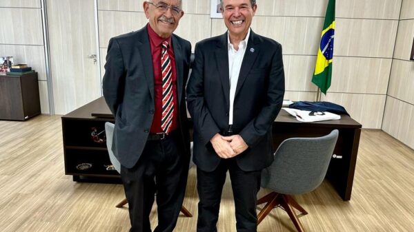 Prefeito Yves Ribeiro e ministro André de Paula discutem implantação de importante equipamento em Paulista