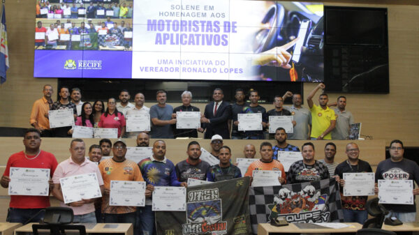 Com iniciativa do Vereador Ronaldo Lopes, Câmara do Recife presta homenagem aos Motoristas de Aplicativo do Recife