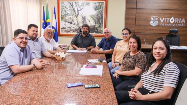 André de Bau, prefeito em exercício de Vitória de Santo Antão, coordena agendas cruciais para o município