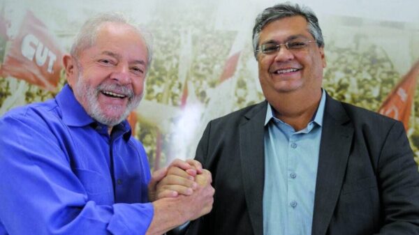 Lula (PT) e Dino (PSB). Foto: Ricardo Stuckert