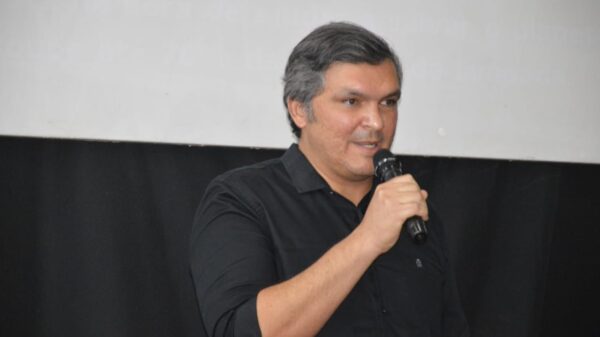 Palestra de Alan César sobre "Novas Esquinas e não Novos Horizontes" é destaque em evento da Confraria Club em Santa Cruz do Capibaribe
