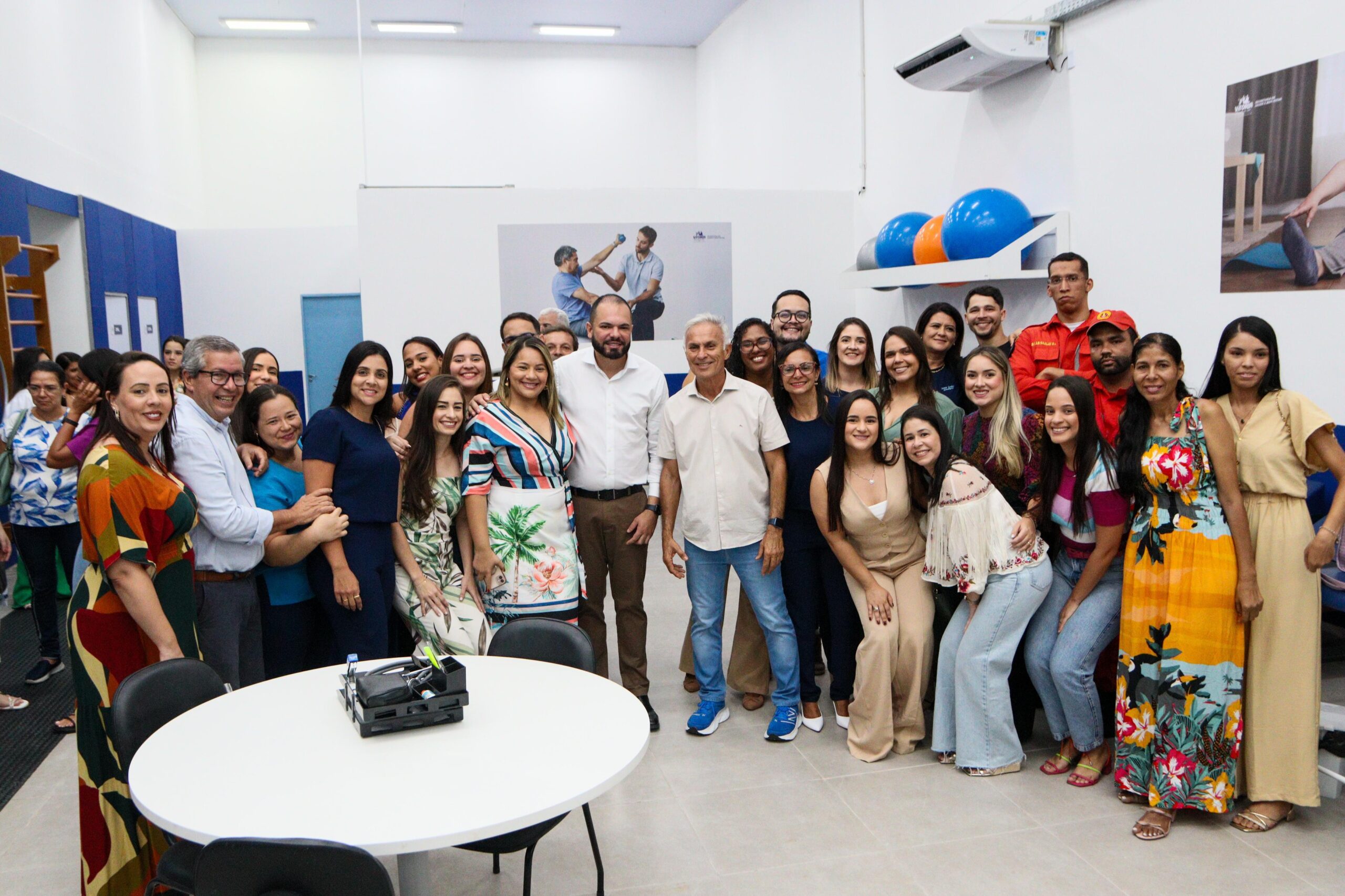 Em Vitória, Paulo Roberto entrega o Centro de Referência Especializado em Reabilitação (CRER)