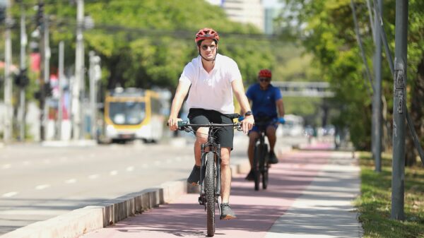 Prefeito João Campos Prefeitura do Recife Avenida Agamenon Magalhães Ciclovia