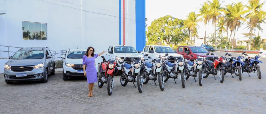 Prefeita Mary Gouveia amplia frota com entrega de 13 novos veículos  à população de Escada
