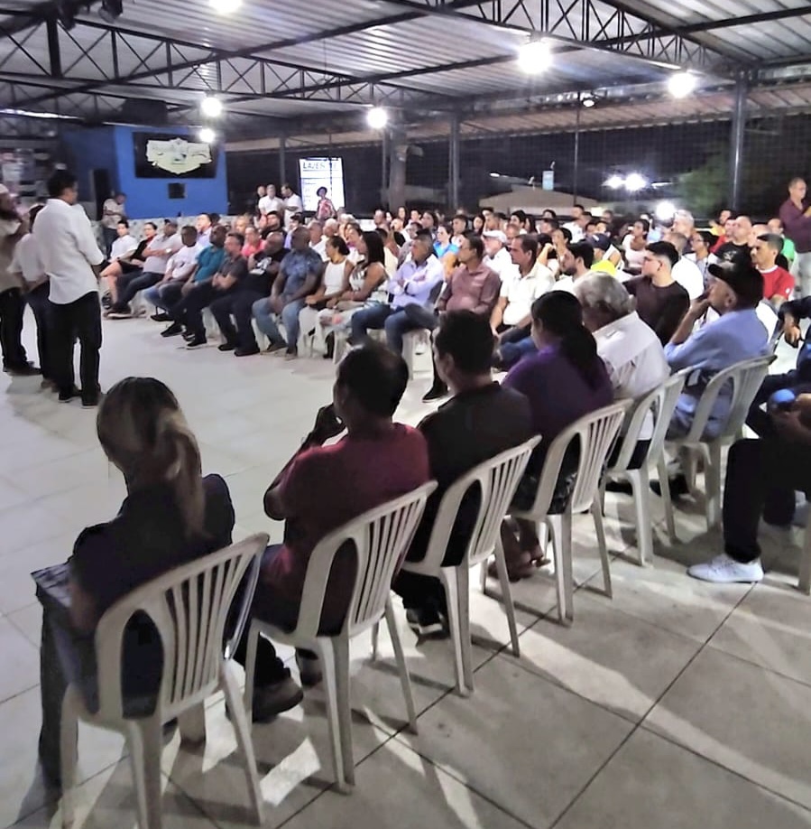 Diego reúne vereadores da base e mais de 80 pré-candidatos em Camaragibe