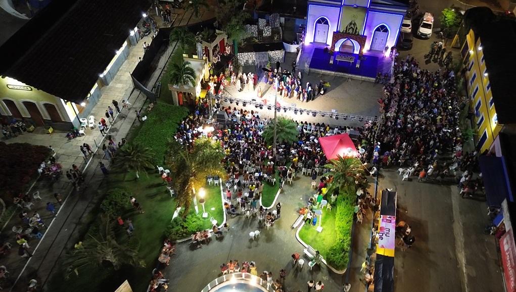 Público lota praça de Jaqueira para assistir espetáculo ‘Jaqueira da Paixão’