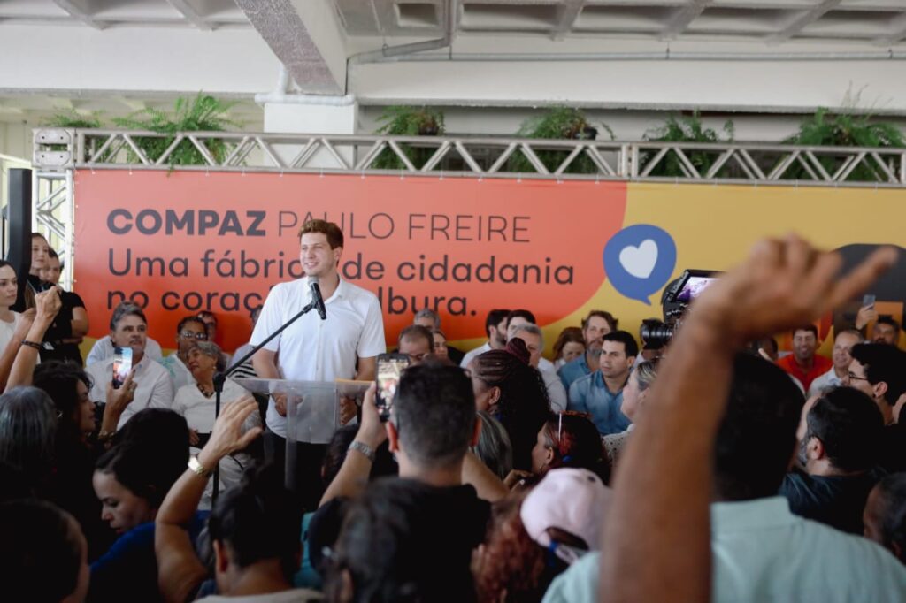 João Campos Prefeitura do Recife Compaz Paulo Freire Bairro do Ibura 