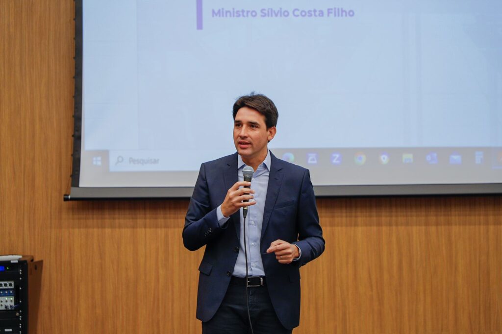 Ministro Silvio Costa Filio