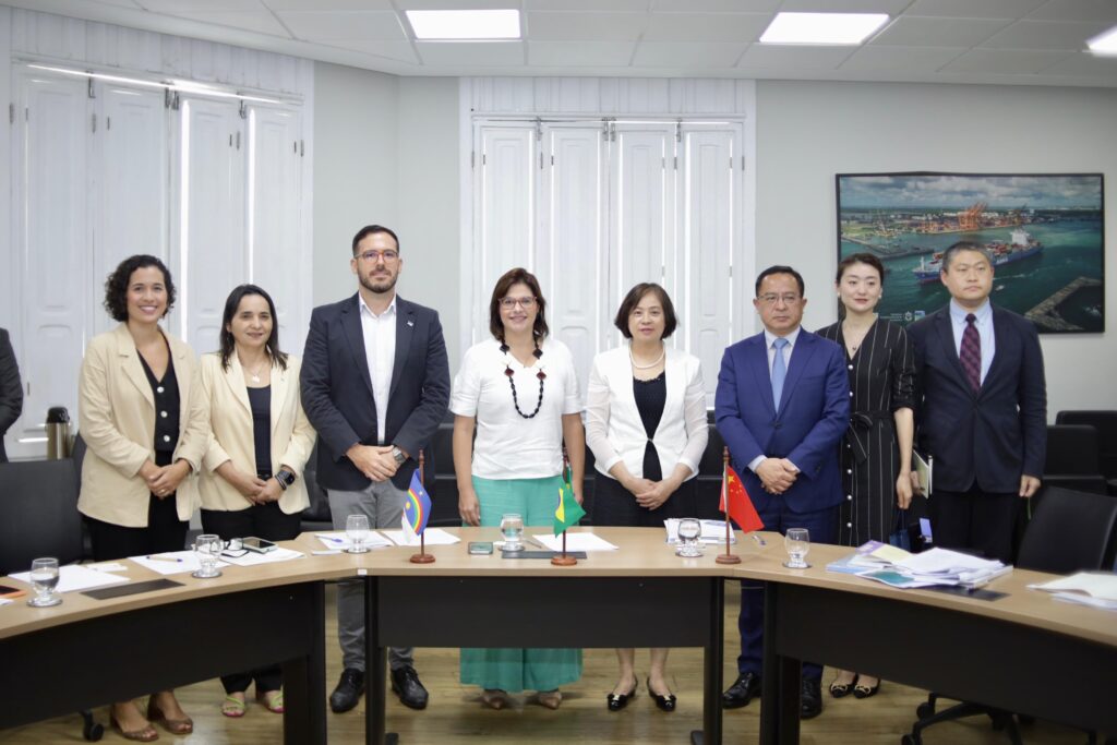 Vice-governadora Priscila Krause recebe nova Cônsul-geral da China no Estado e representantes da província de Sichuan para debater retomada de parcerias com Pernambuco