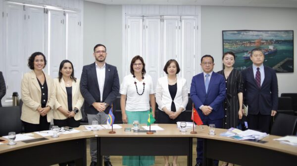 Vice-governadora Priscila Krause recebe nova Cônsul-geral da China no Estado e representantes da província de Sichuan para debater retomada de parcerias com Pernambuco