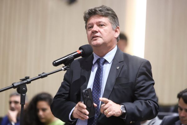 Deputado estadual Sileno Guedes