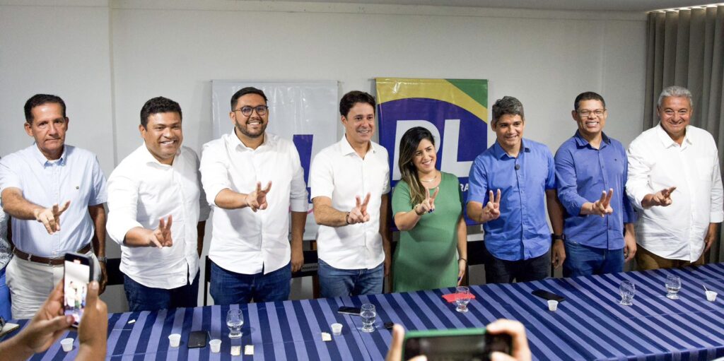 Anderson Ferreira confirma Lara Cavalcanti como pré-candidata à prefeitura de Petrolina