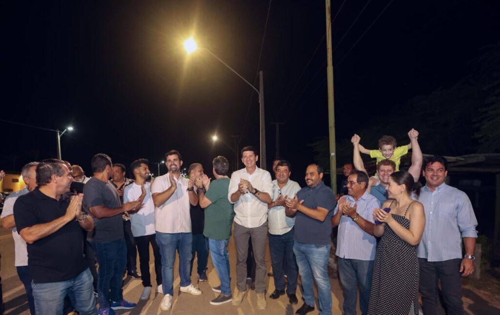 Simão Durando entrega iluminação em LED e leva mais vida para Avenida Brasil