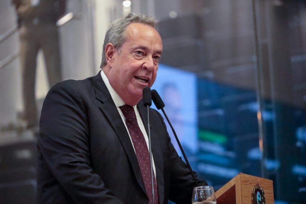 Deputado Álvaro Porto