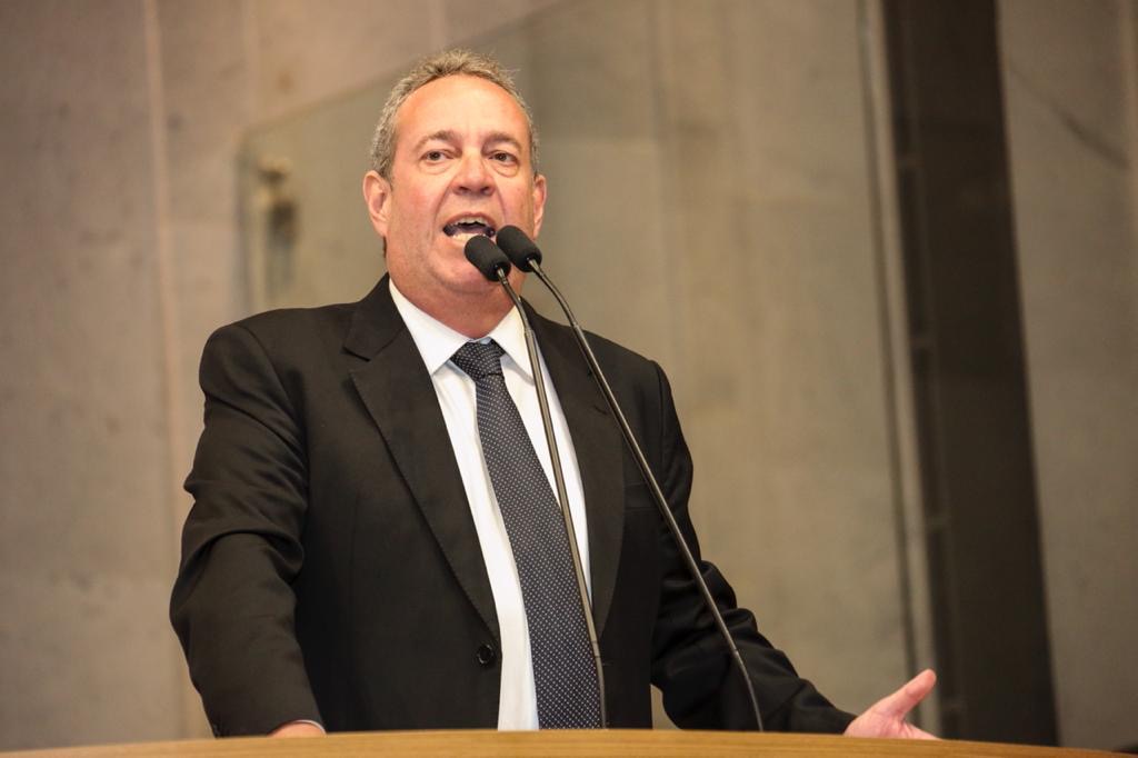 Deputado Álvaro Porto
