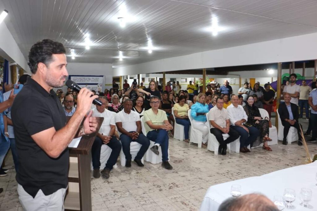 Prefeito Gustavo Adolfo inaugura a primeira Sala Azul, projeto pioneiro no Estado