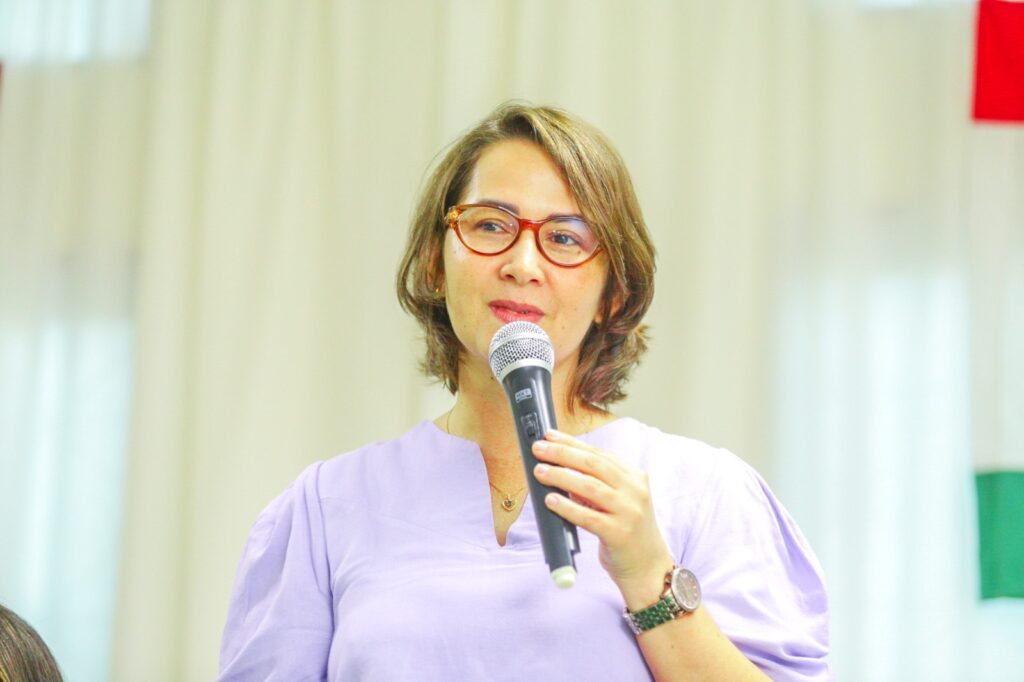 Deputada estadual Débora Almeida (PSDB)