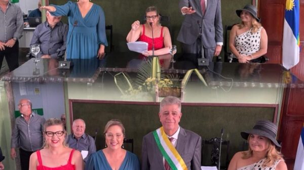 Marinaldo toma posse pela quarta vez como prefeito de Timbaúba