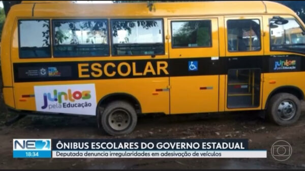Ônibus escolares Governo de Pernambuco