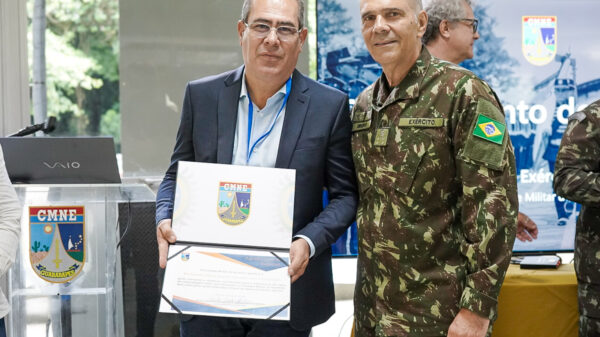 Prefeito Mano Medeiros Jaboatão dos Guararapes Comandante do CMNE, o General de Exército Ribeiro