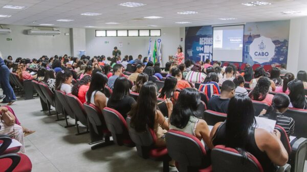 Prefeitura do Cabo contrata 130 ADEEs para ampliar o atendimento aos estudantes com necessidades especiais