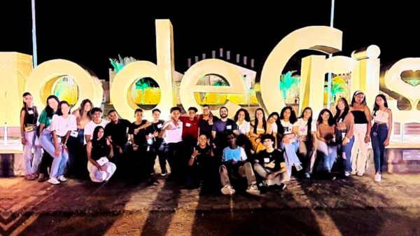 Prefeitura de Vicência leva estudantes para espetáculo da Paixão de Cristo em Nova Jerusalém