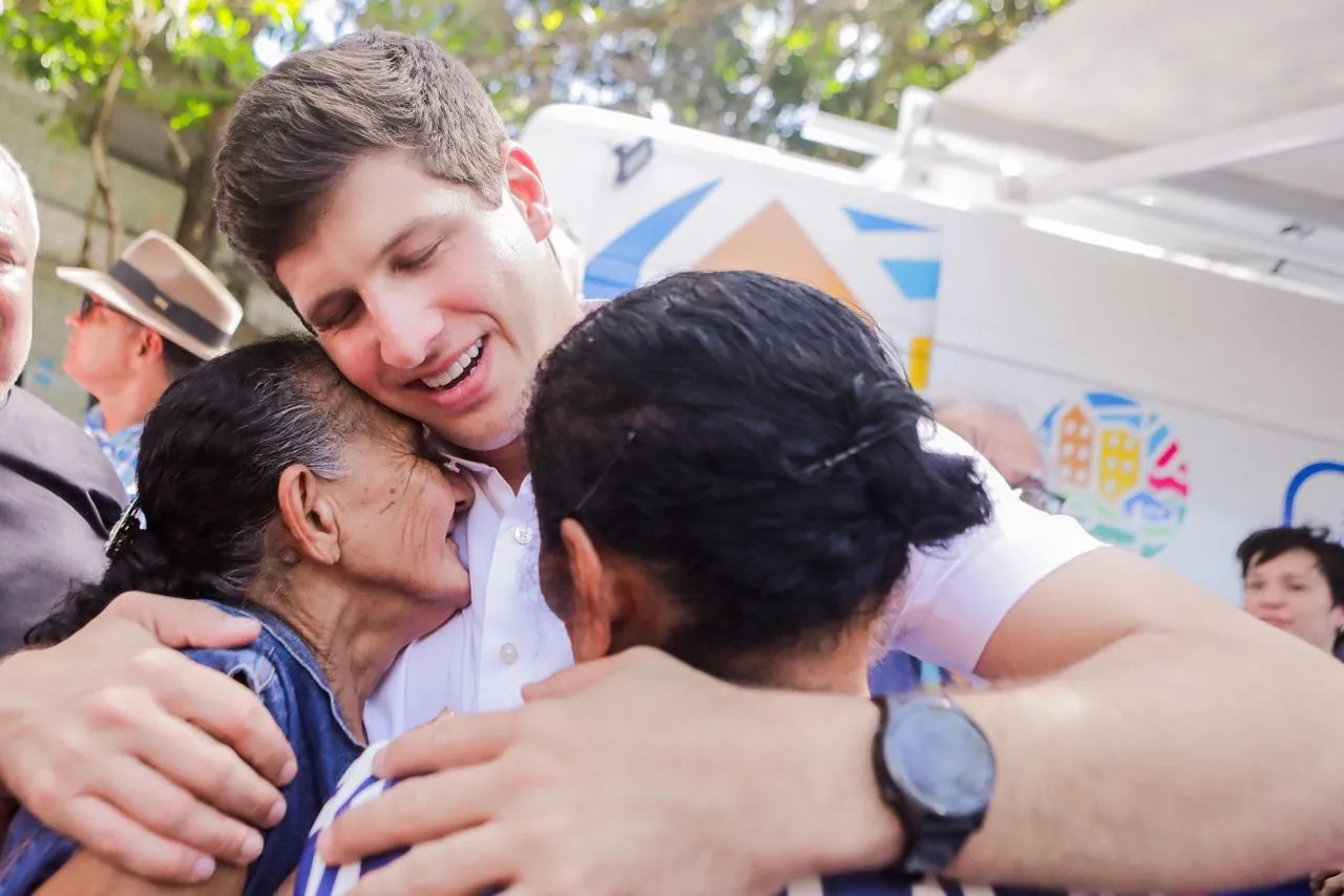 Prefeito João Campos Bairro de Dois Unidos Felipe Francismar Vereador Samuel Salazar